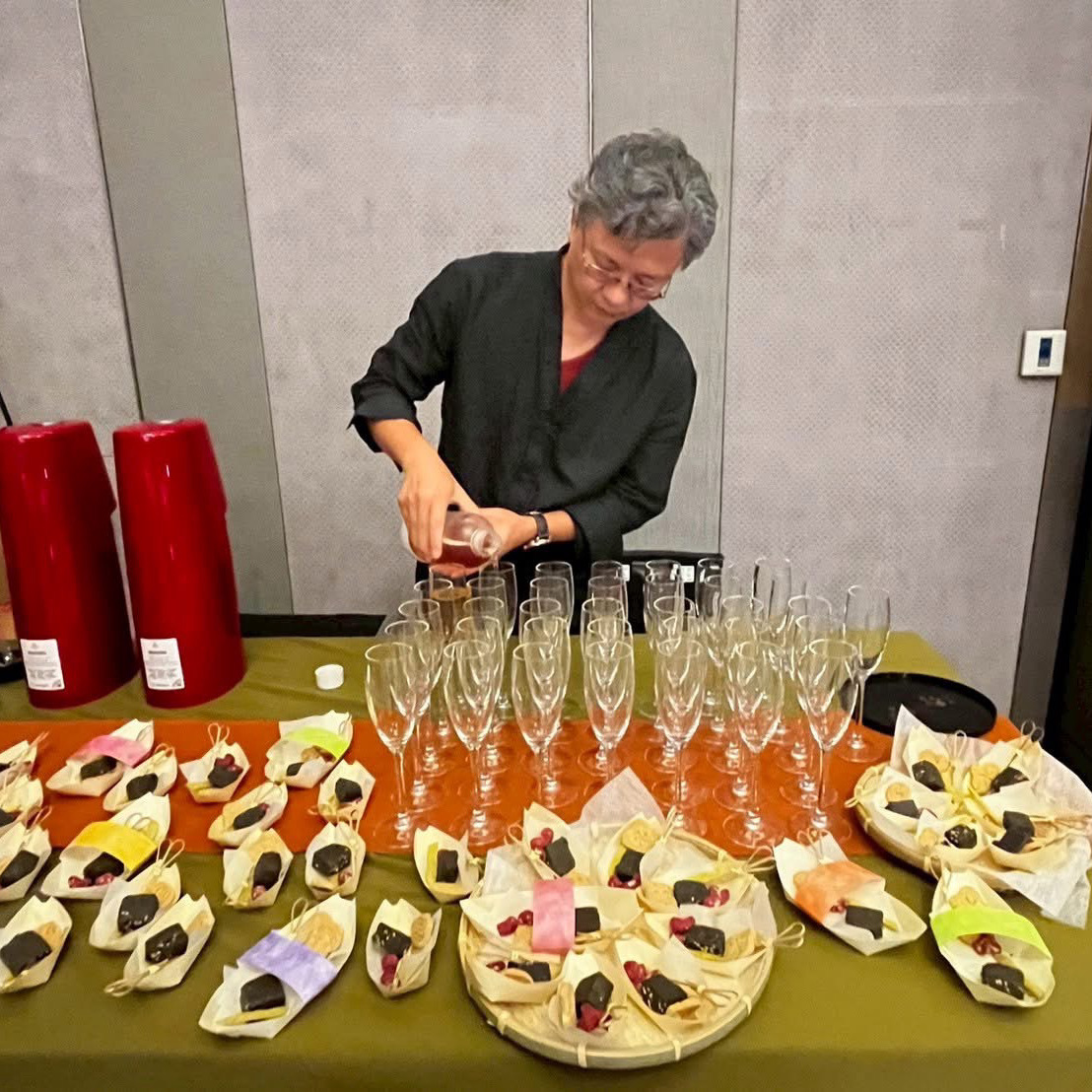 CC058EBF-3B14-4BC4-9A61-A216D362E0D6